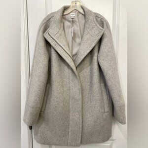 woman's gray coat